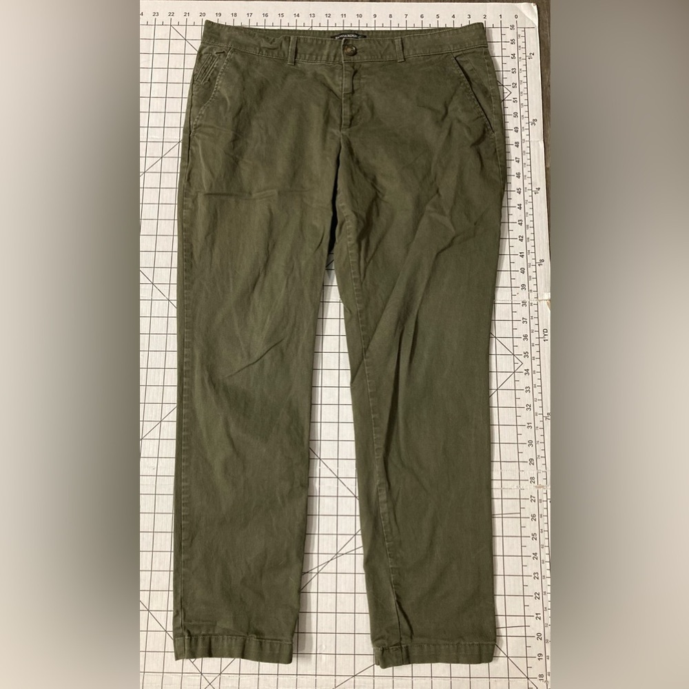 Banana Republic‎ Women’s Size 10 Green Chino Pants